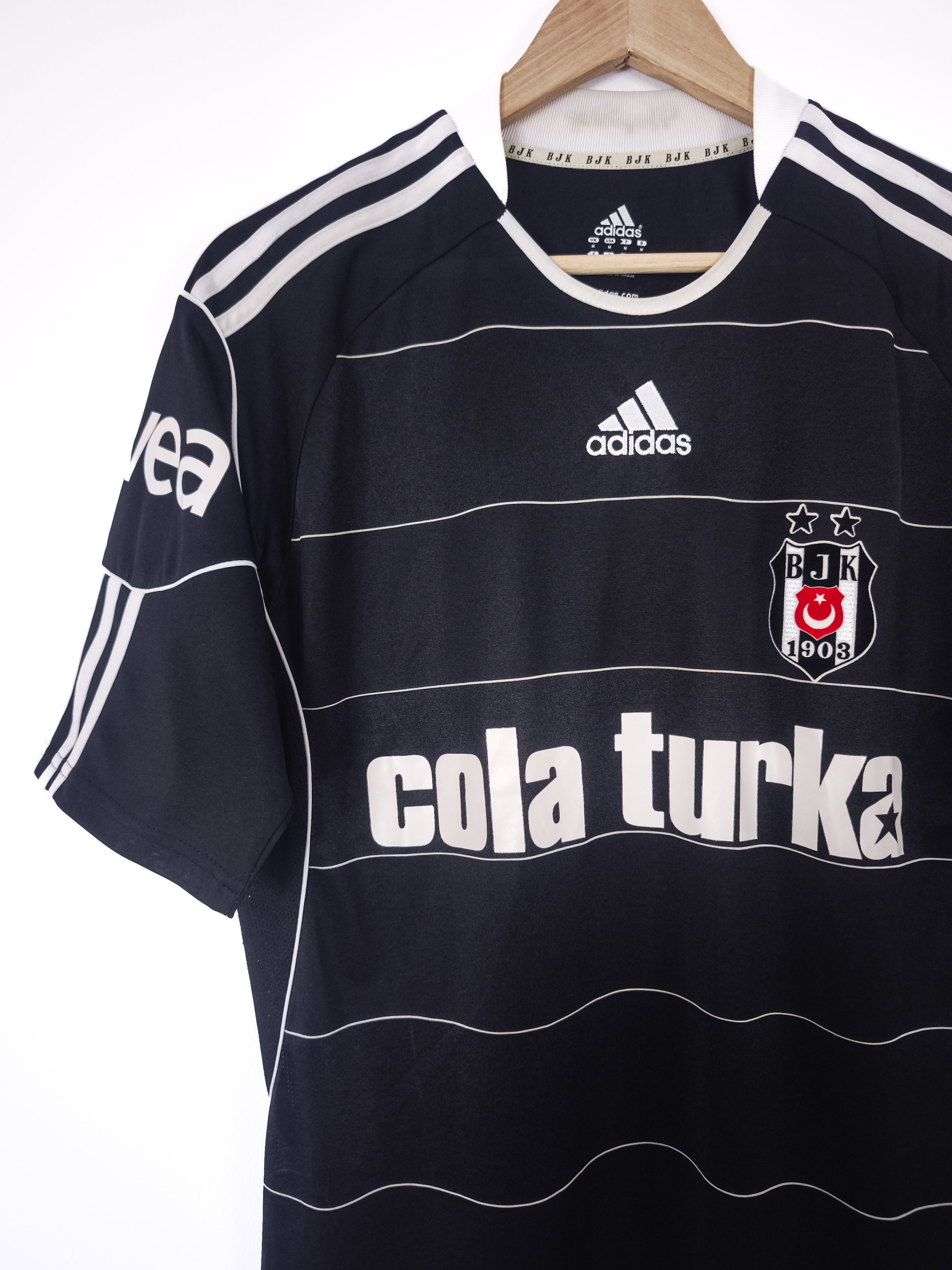 Camisola Oficial Besiktas 2010/11 | Quaresma #7
