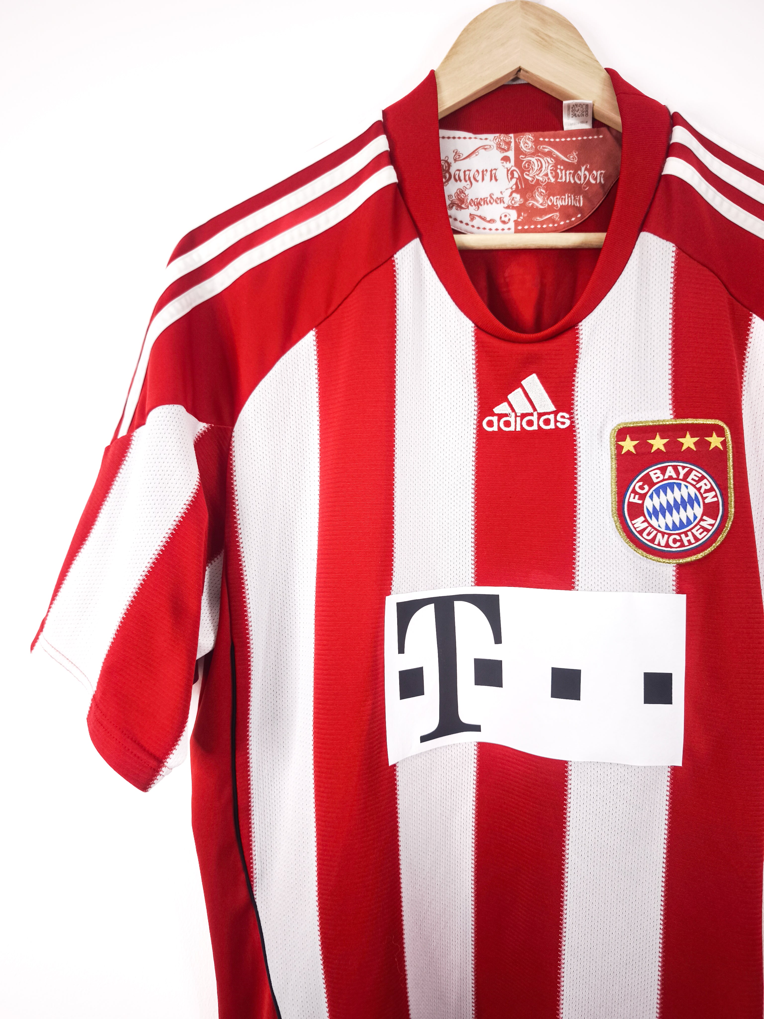 Camisola Oficial Bayern Munich 2010/11 | Robben #10